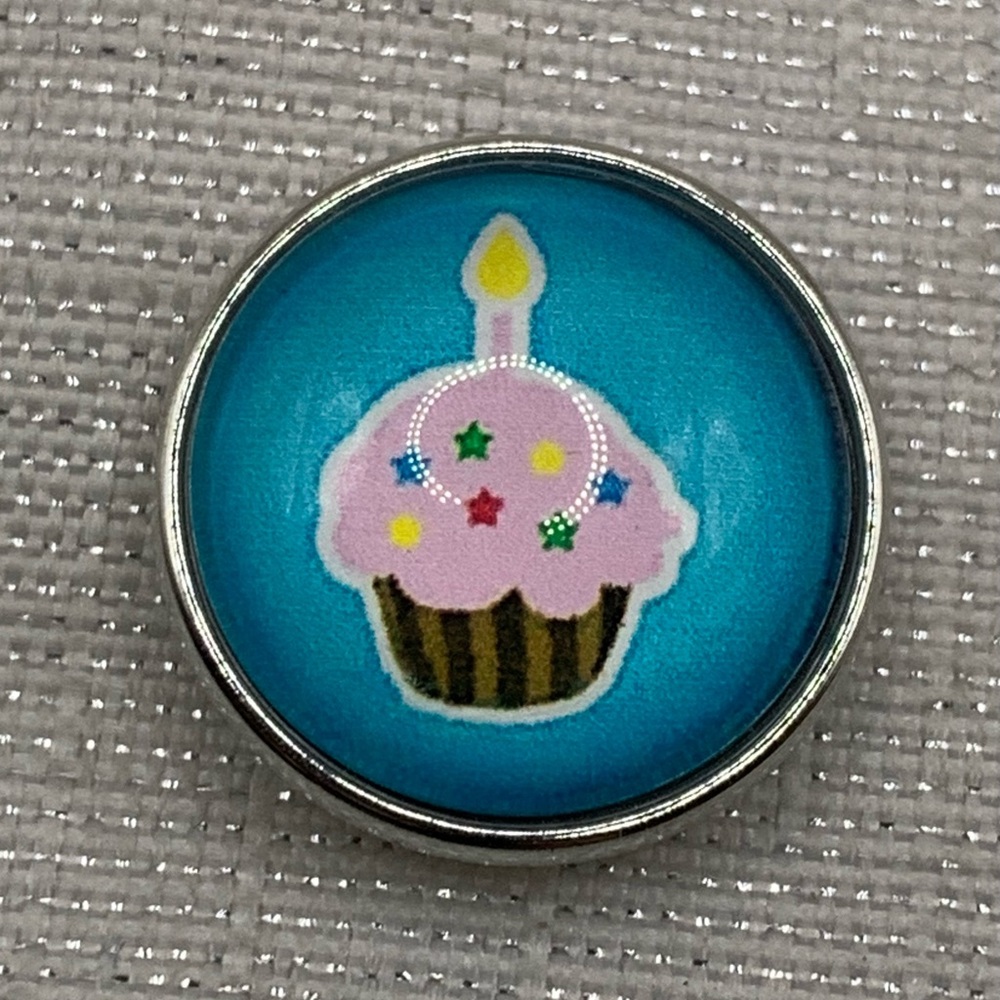 BIRTHDAY CUPCAKE - Snap Button Charm - 18mm/20mm - Made in the USA
